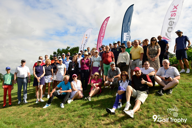 Gruppenfoto der Teilnehmer der 9. getsix Golf Trophy